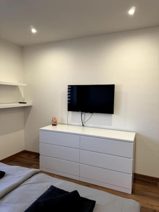 Modern Apartment In City Centre Banská Bystrica Exterior foto